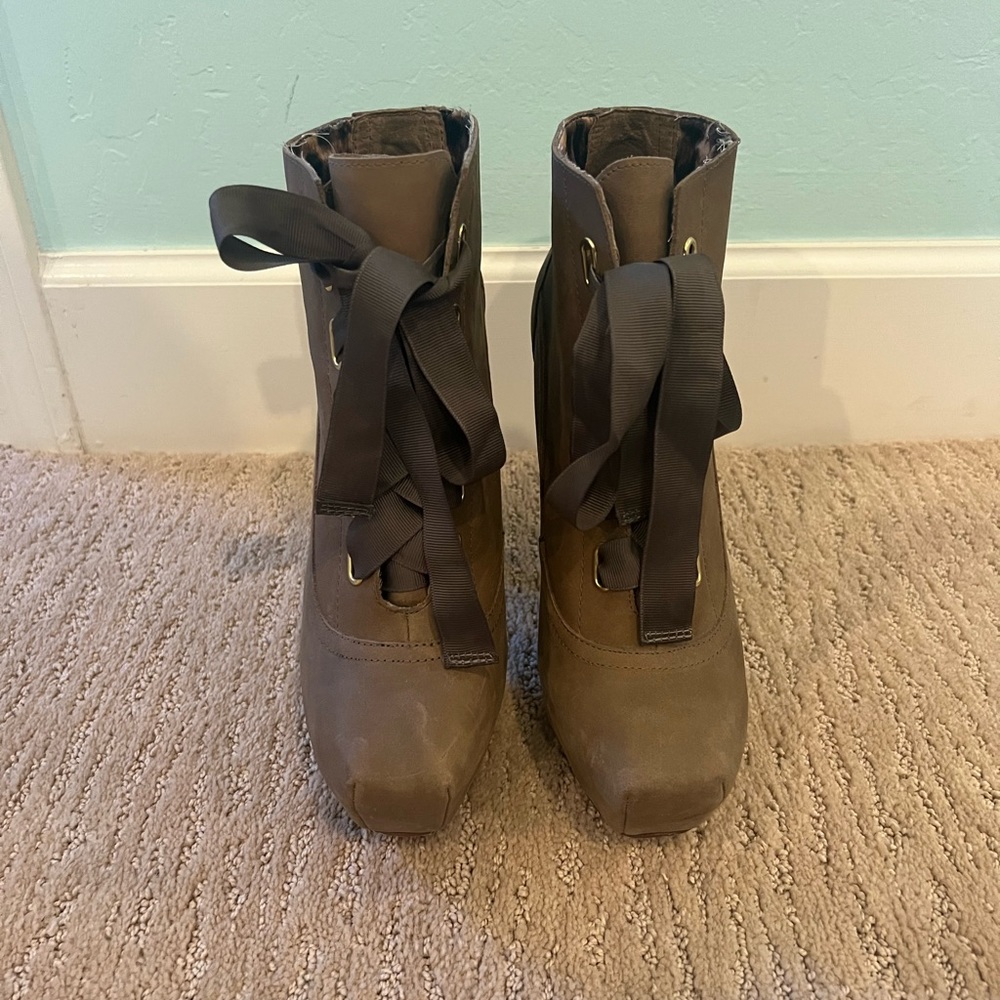 betsey johnson lace up boot heel